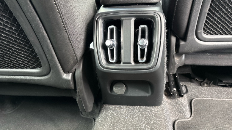 Volvo Xc40 2.0 T4 Momentum 5dr AWD Geartronic Petrol Estate